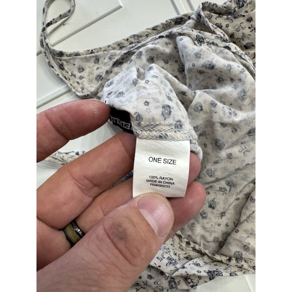 Brandy Melville Women’s White Floral Pattern Tank Top OS (XS/S) - Picture 4 of 7